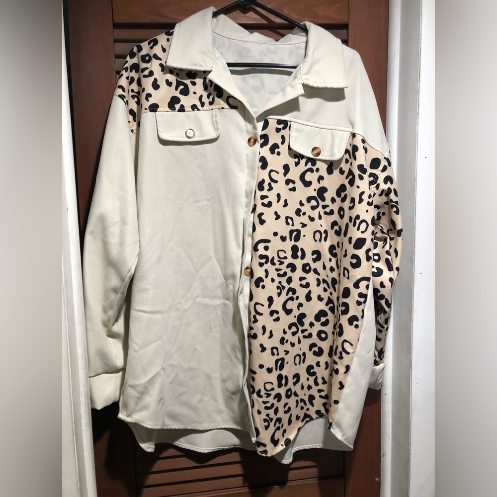 Shacket with leopard print. Size XL